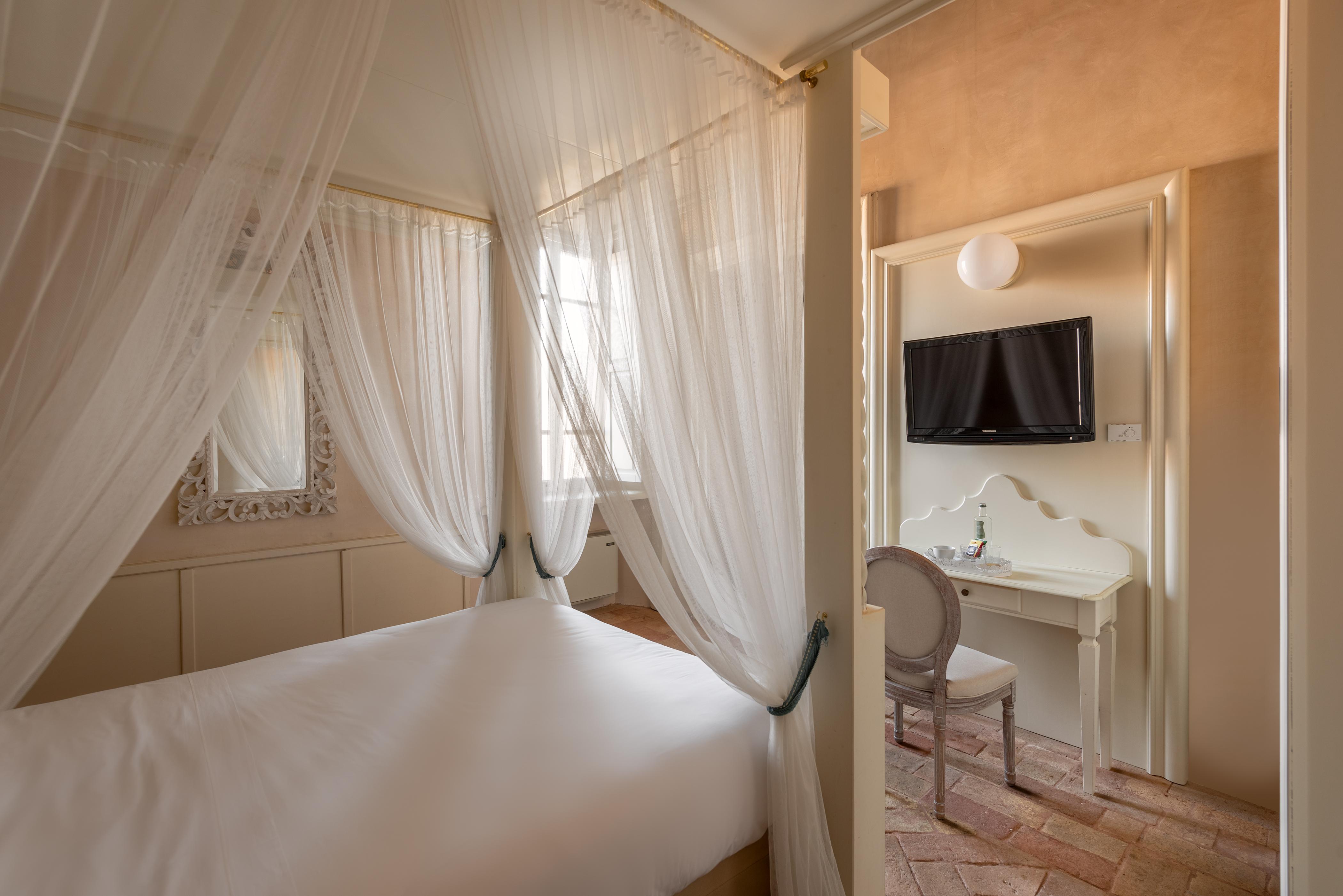 Hotel Palazzo Novello Montichiari Buitenkant foto