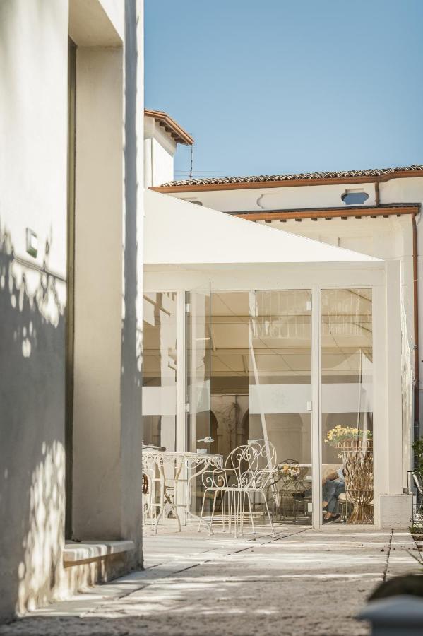 Hotel Palazzo Novello Montichiari Buitenkant foto